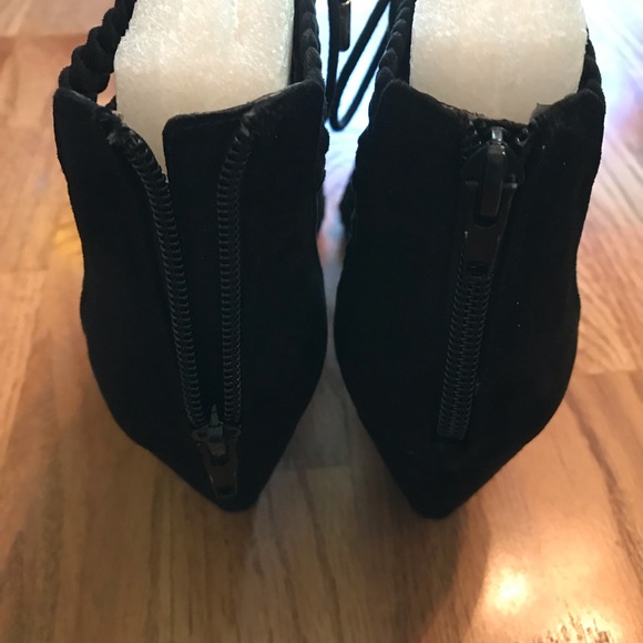 NIB INC Black Wedge Witley Open Toe Sandals 7.5M - Picture 10 of 16